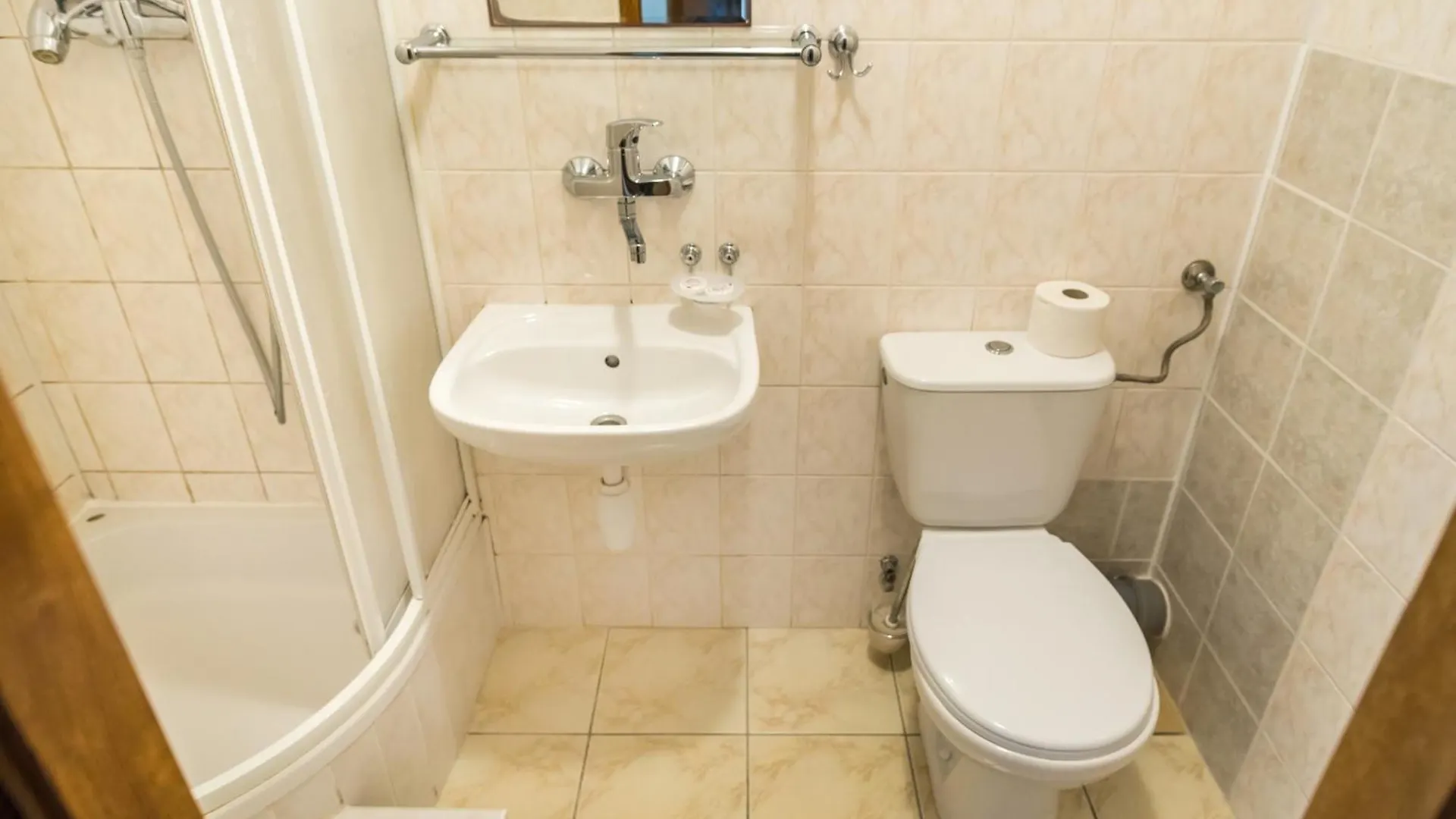 Hotel Dobre Miejsce Dom Rekolekcyjny Warszawa