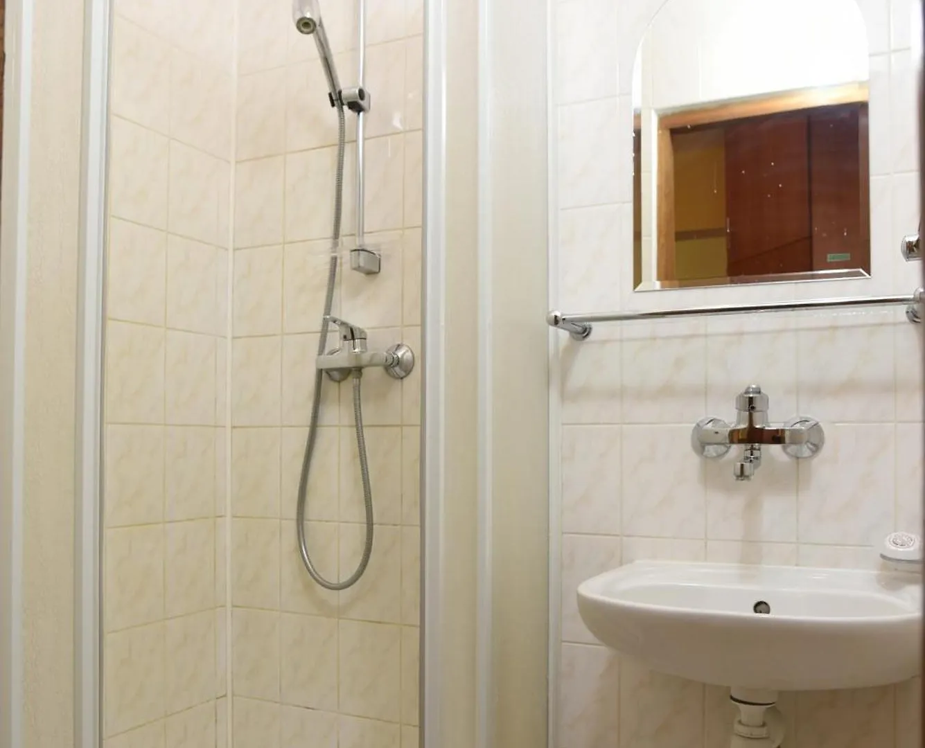 Kompleks wypoczynkowy Hotel Dobre Miejsce Dom Rekolekcyjny Warszawa